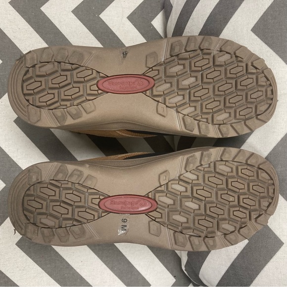 Baretraps Augustine Leopard lace-up Bootie. Size 9M. New w/box. - Picture 10 of 11